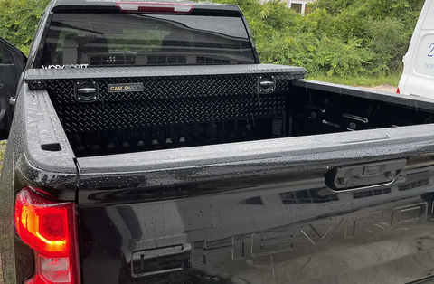 Silverado with Proper Fitting Crossover Tool Box