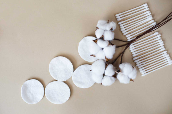 Common Disposable Single-use Cotton Rounds and Cotton Buds