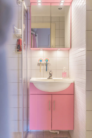 Bathroom servant painted in light pink