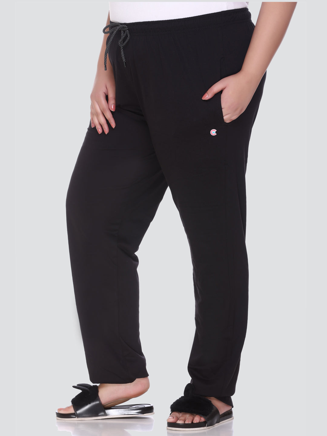 Women Winter Wear Cozy Black Fleece Track Pants at Rs 800.00