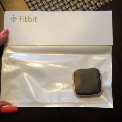 what is a fitbit versa pebble