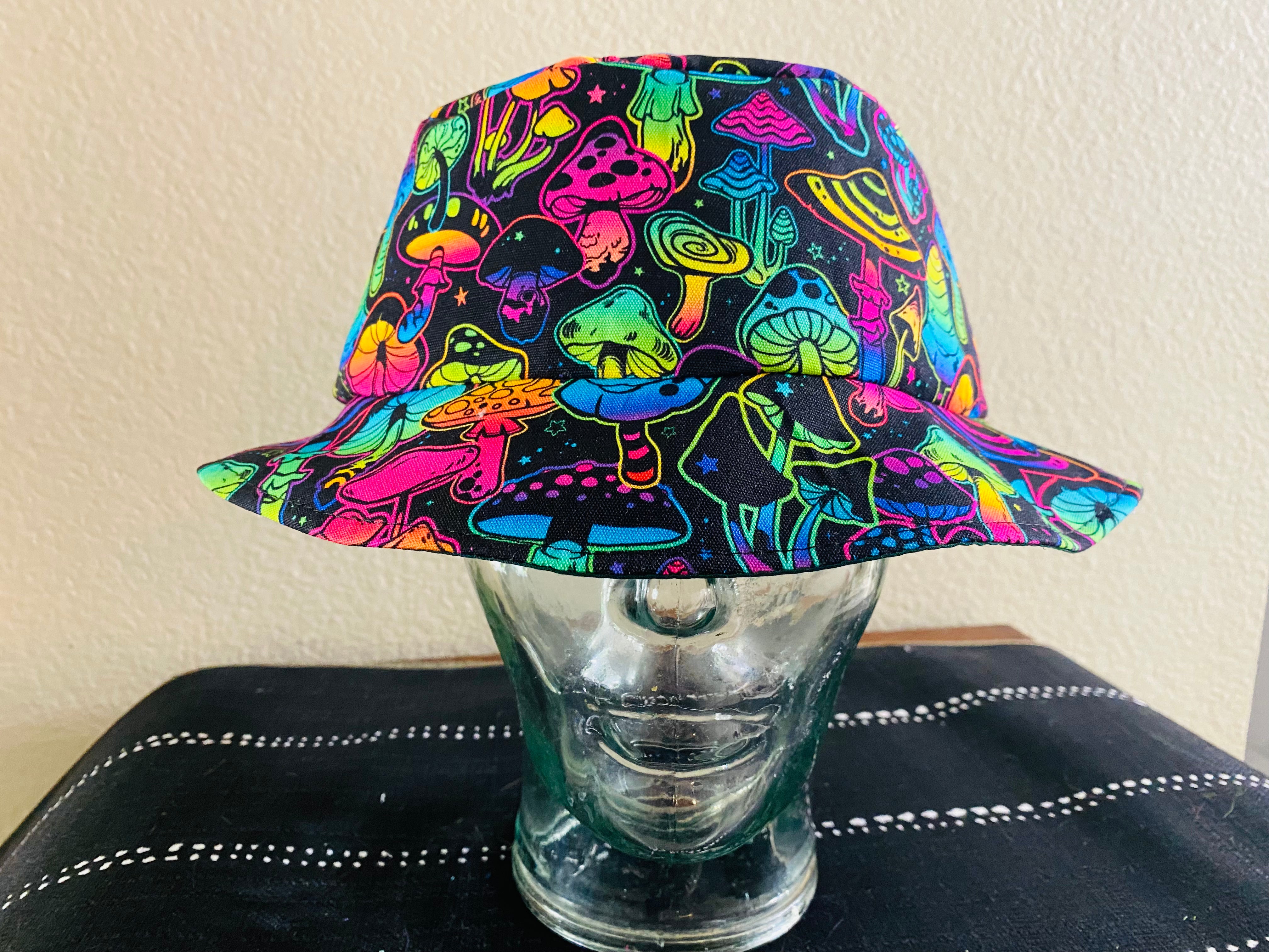BLACKLIGHT MUSHROOM PARTY BUCKET HAT