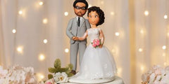 Winter Wedding Pic - Cute cake topper couple