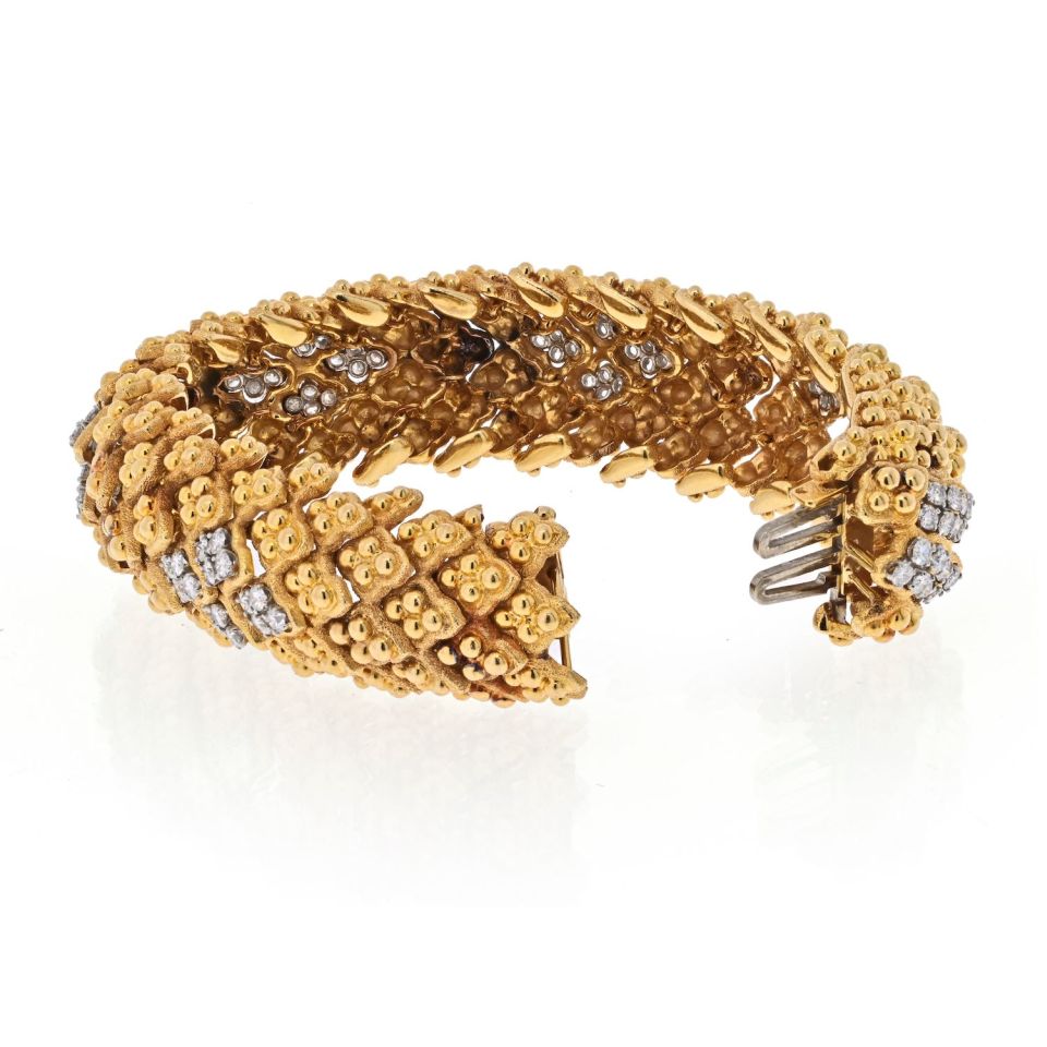 Van Cleef & Arpels Onyx and Gold Bracelet in 18K #506190 – Beladora