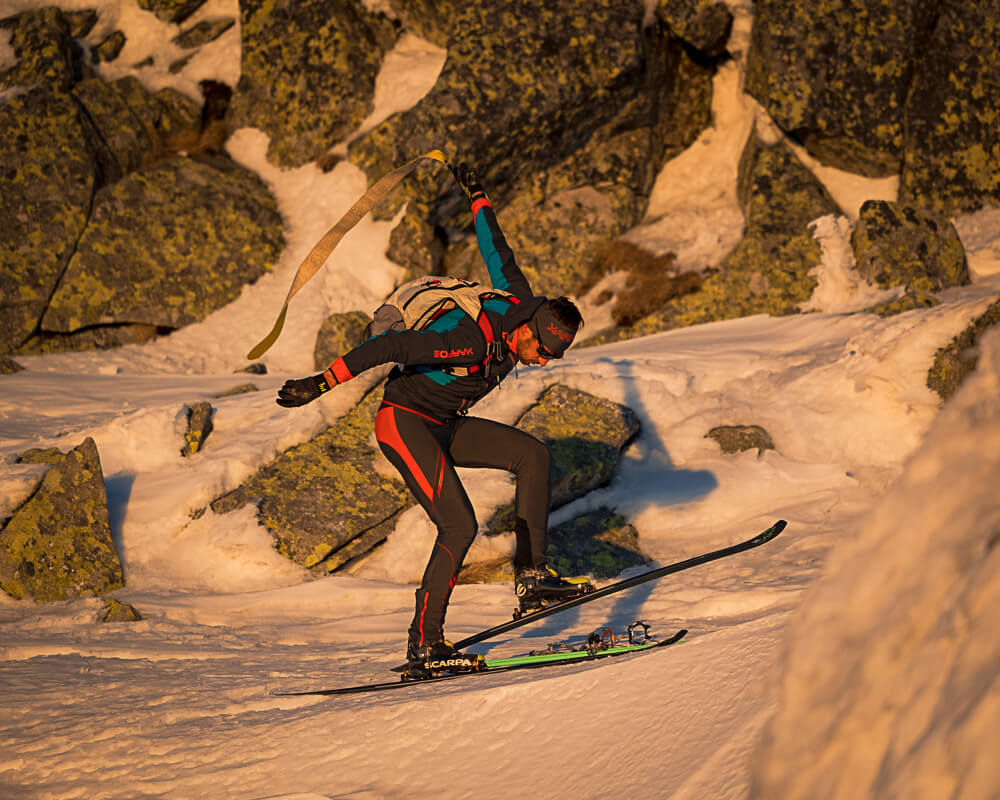 Skialpinizmus v zime je skvelým športom pre budovanie základnej vytrvalosti na letnú sezónu.