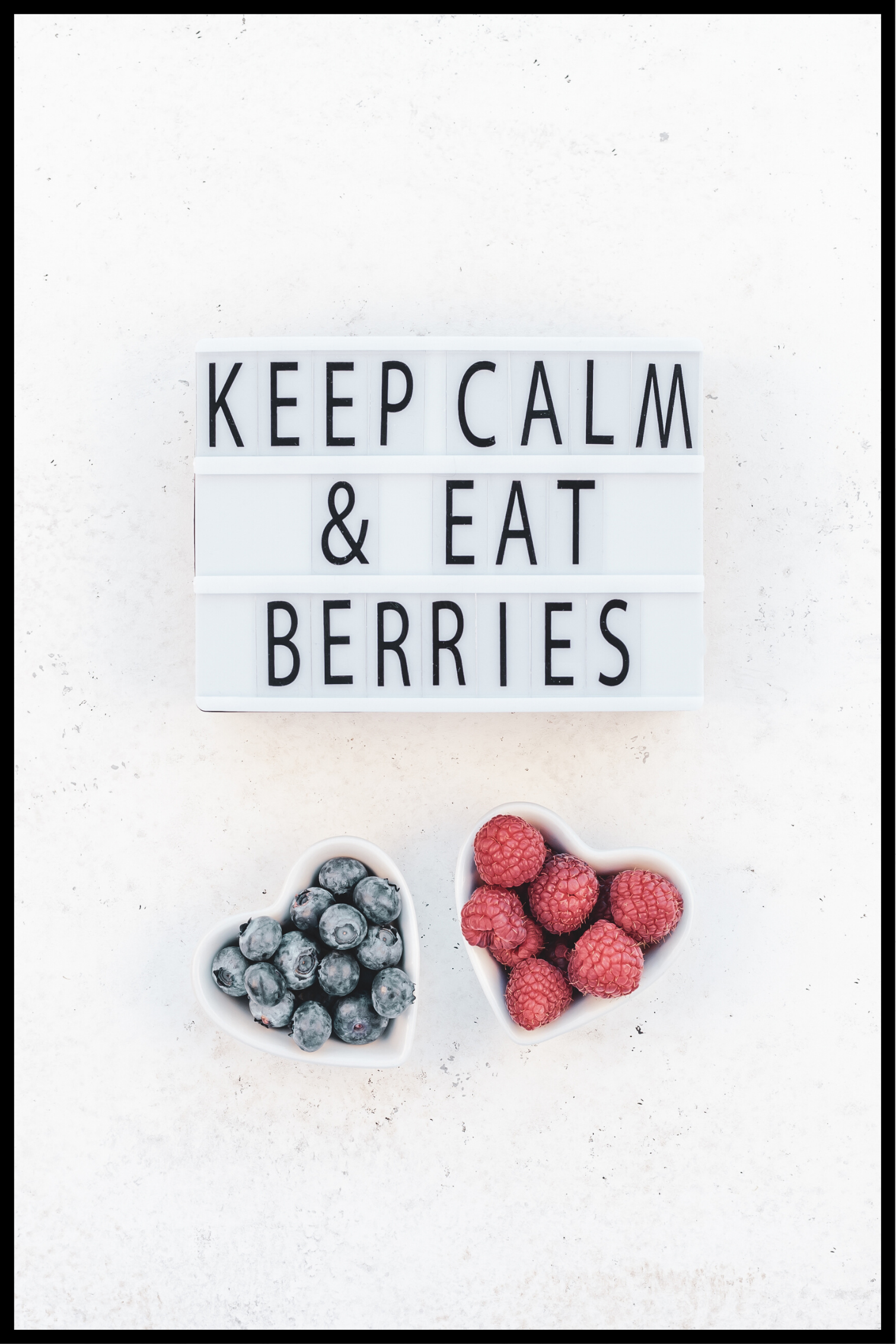 Se Keep calm and eat berries plakat - 21x30 cm hos SimplyPoster.dk
