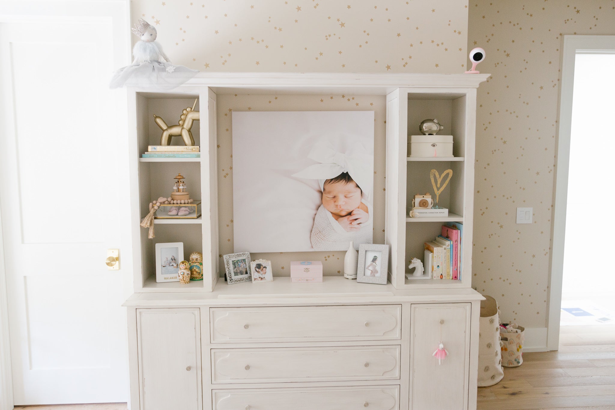 girl bedroom dresser and bookshelf