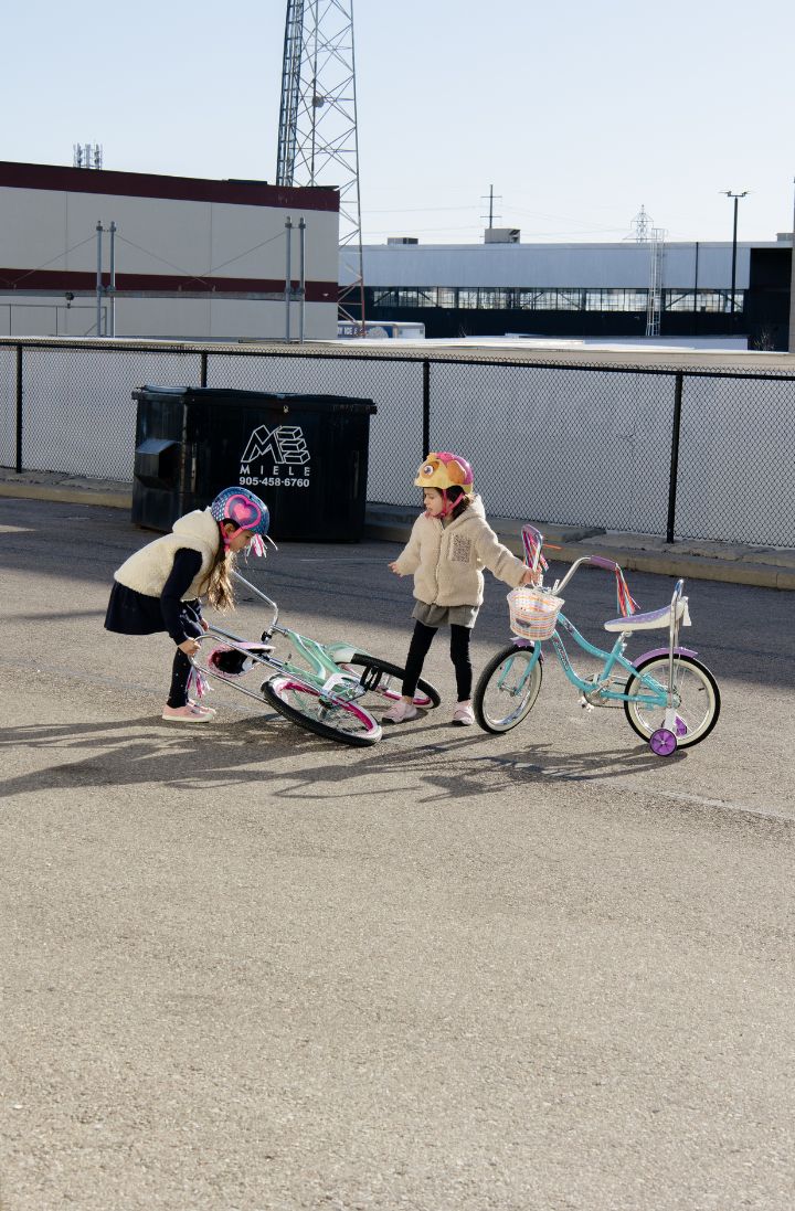 Kids riding bikes TKL