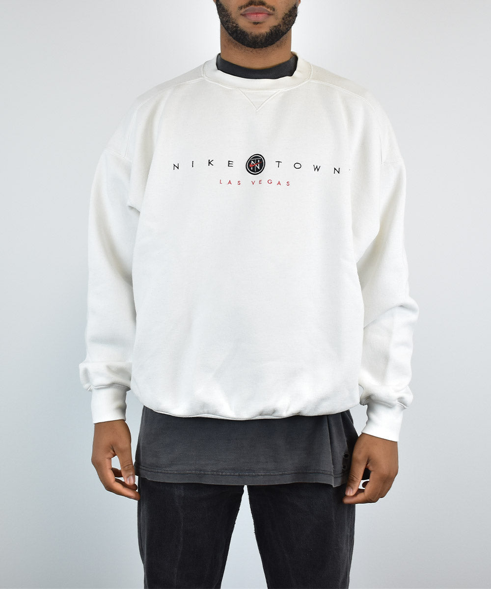 nike town sweatshirt