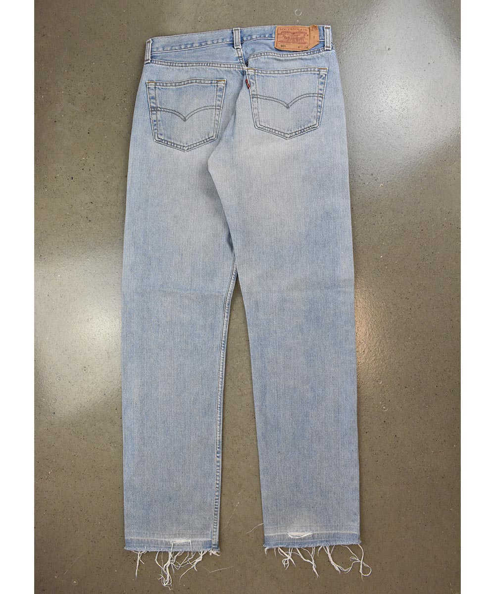 ▷ Levi's 501 Light Wash Blue Jeans | TWOVAULT