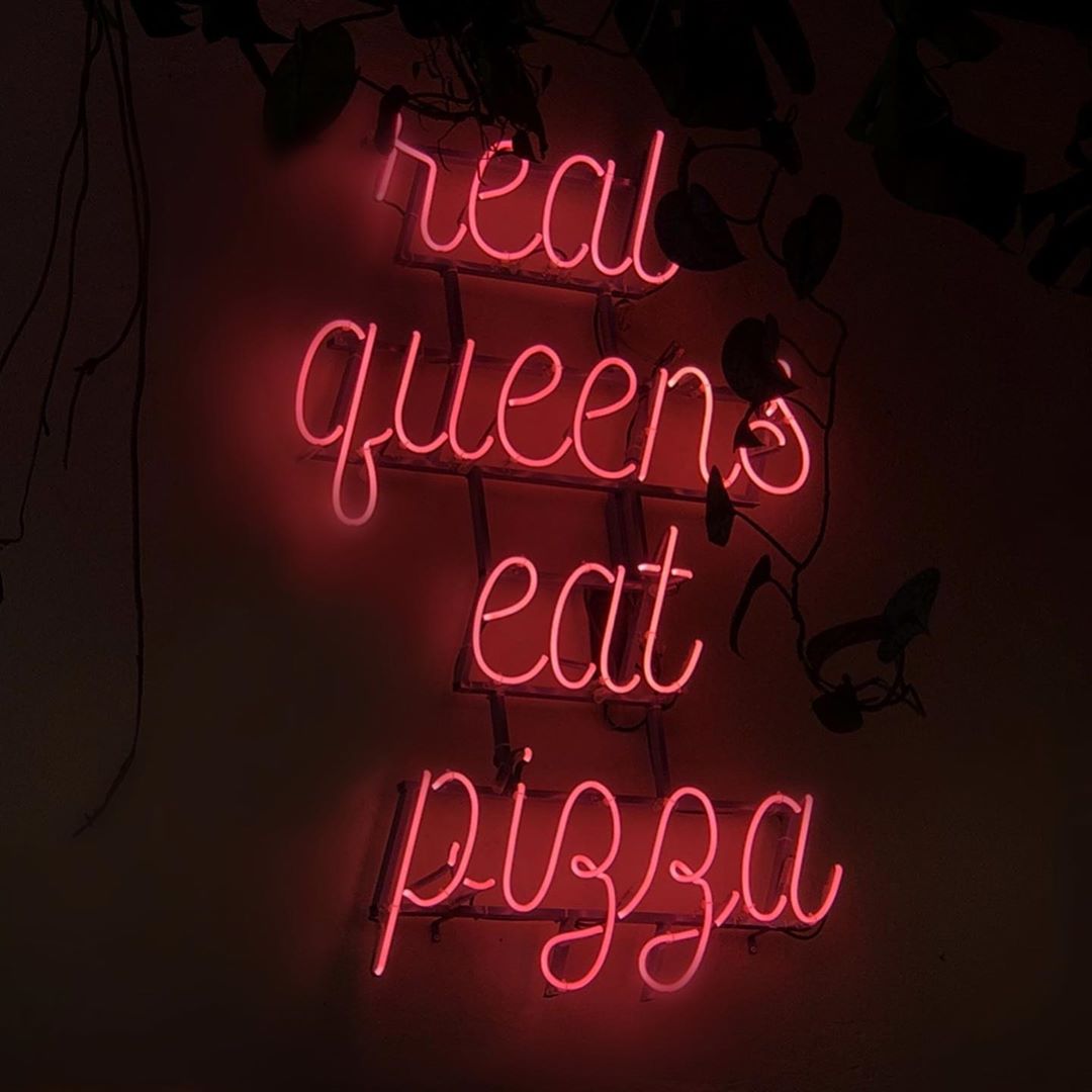 Queen manger pizza neon enseigne personnalisée