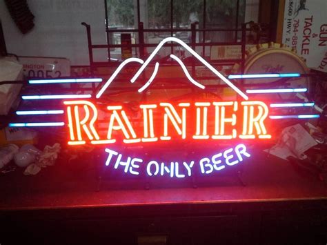 Signe de bière Rainier personnalisée | Signes éclairés pour votre entreprise