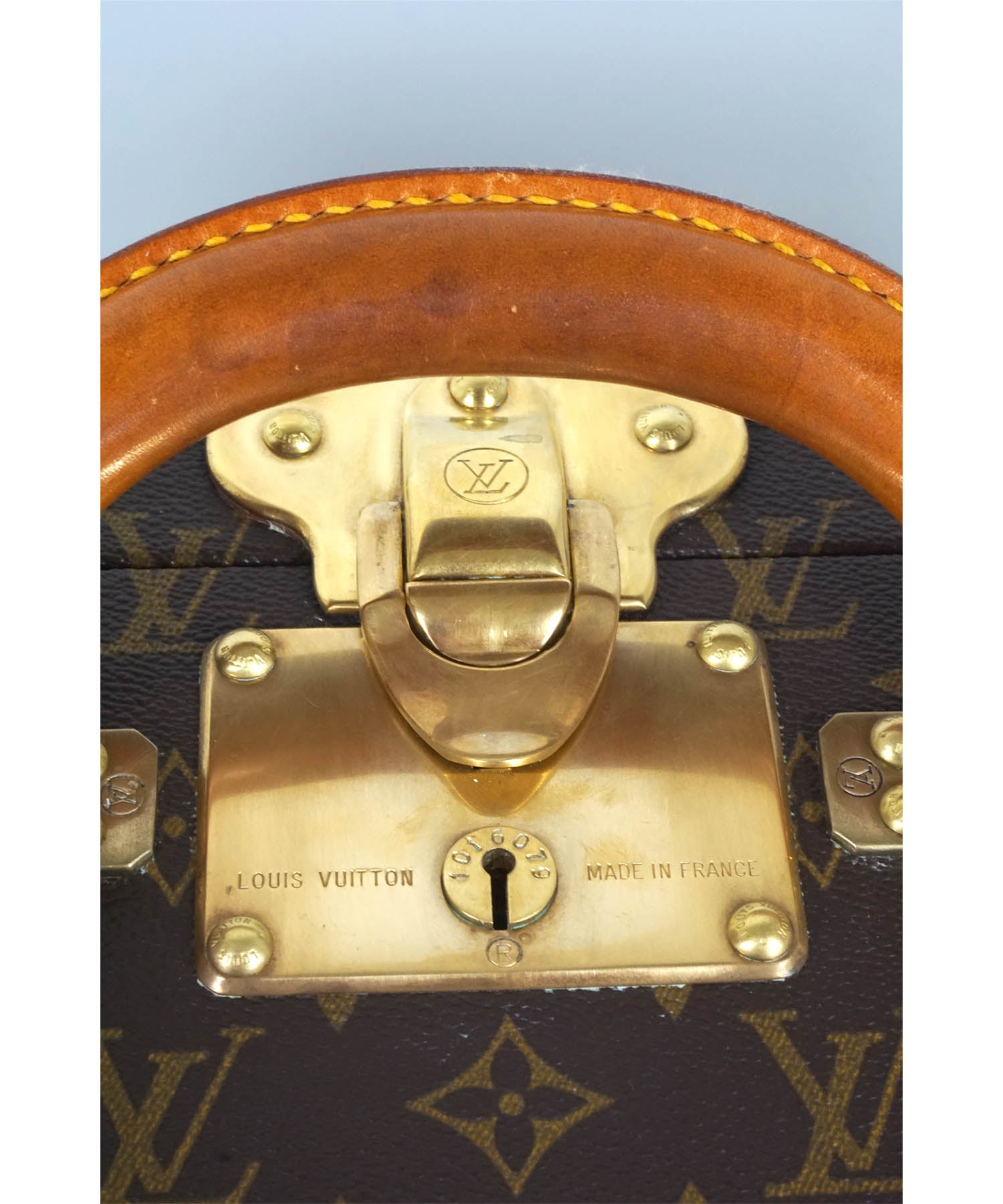 Officier Pouch de Louis Vuitton ❣️ En cuir de veau lisse avec