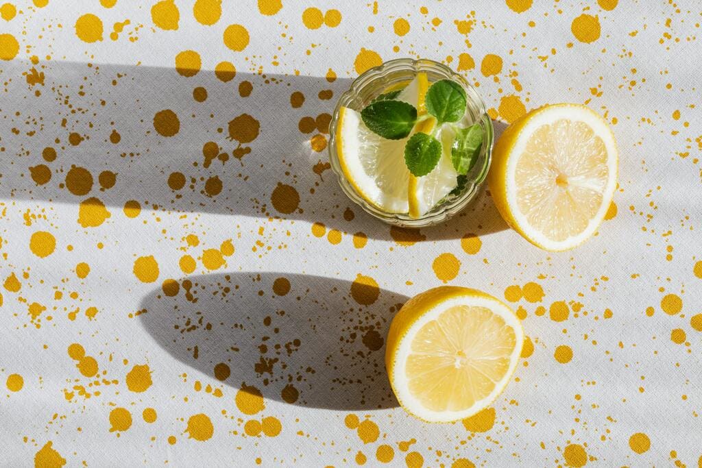 Tres increíbles con jugo de limón Jugos del Oeste – Jugos Del S.A