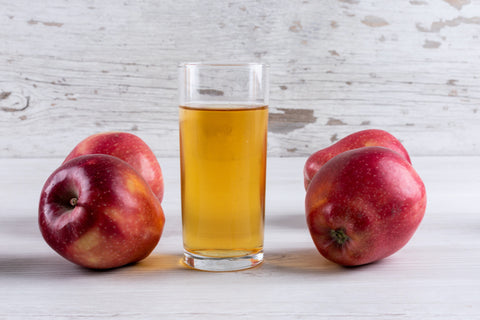 Apple juice is one of the natural beauty drinks for glowing skin