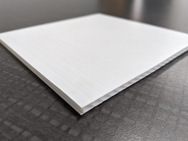Plastique ondulé (coroplast) 4 mm x 48 x 96 - Blanc (feuille