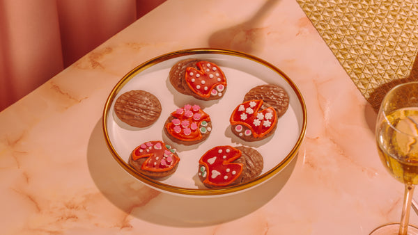 Mini choco stroopwafels decorated as ladybugs