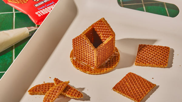 Stroopwafel gingerbread house assembly