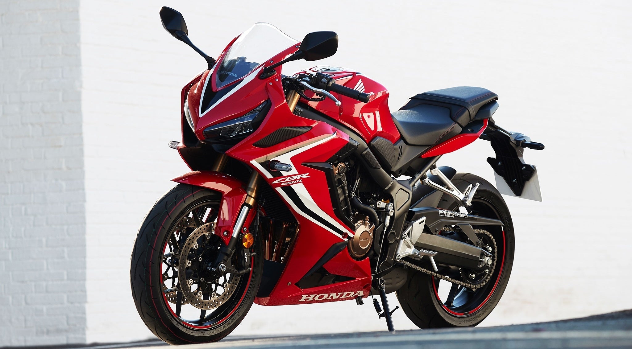 Honda CBR 650 R rouge