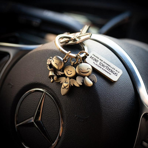 Schutzengel Schlüsselanhänger mit Gravur - Auto Glücksbringer Metall -  Anhänger für den Schlüsselbund - Perfekt auch als Geschenk für Autofahrer 