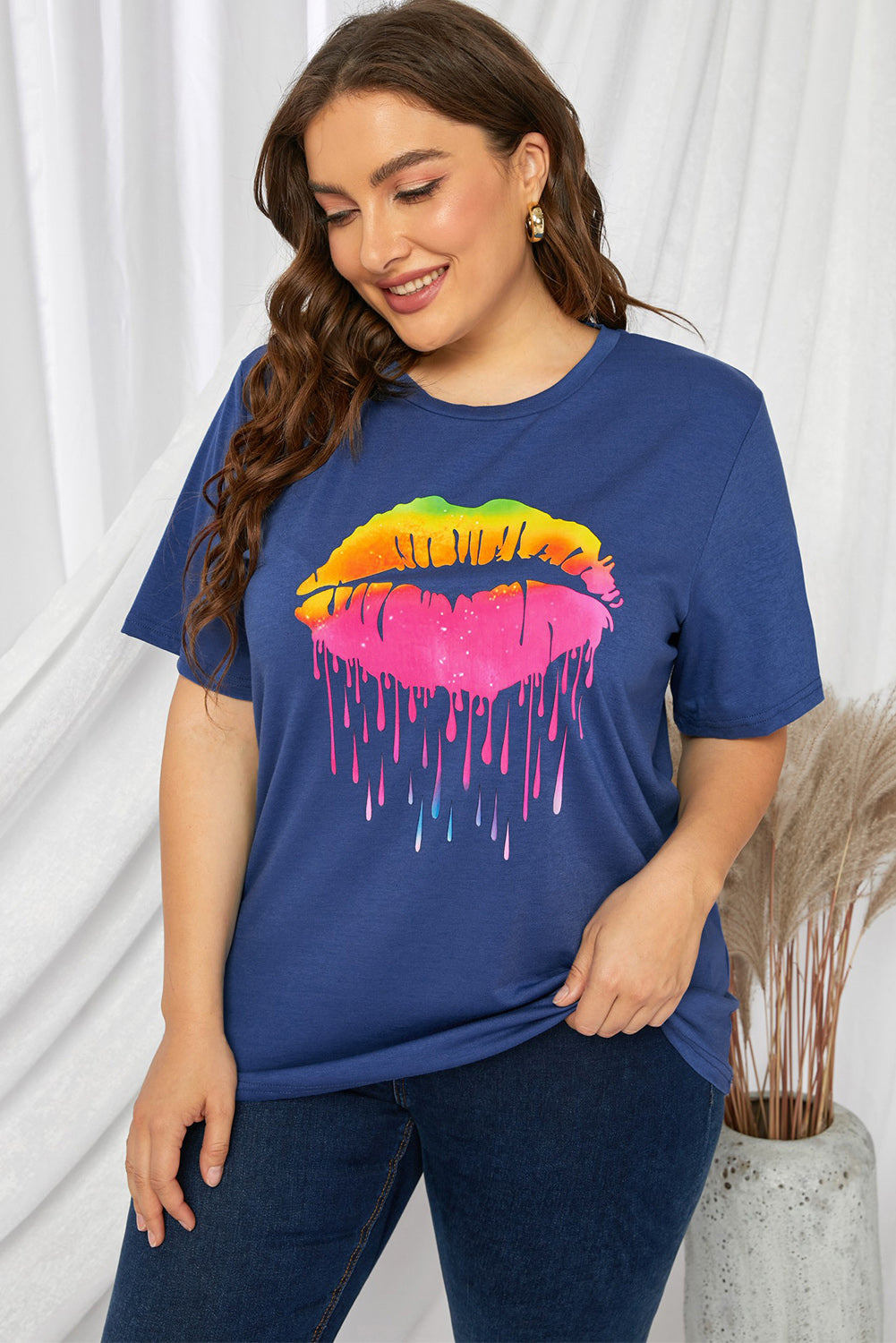 Plus Size Lips Graphic Print Tee