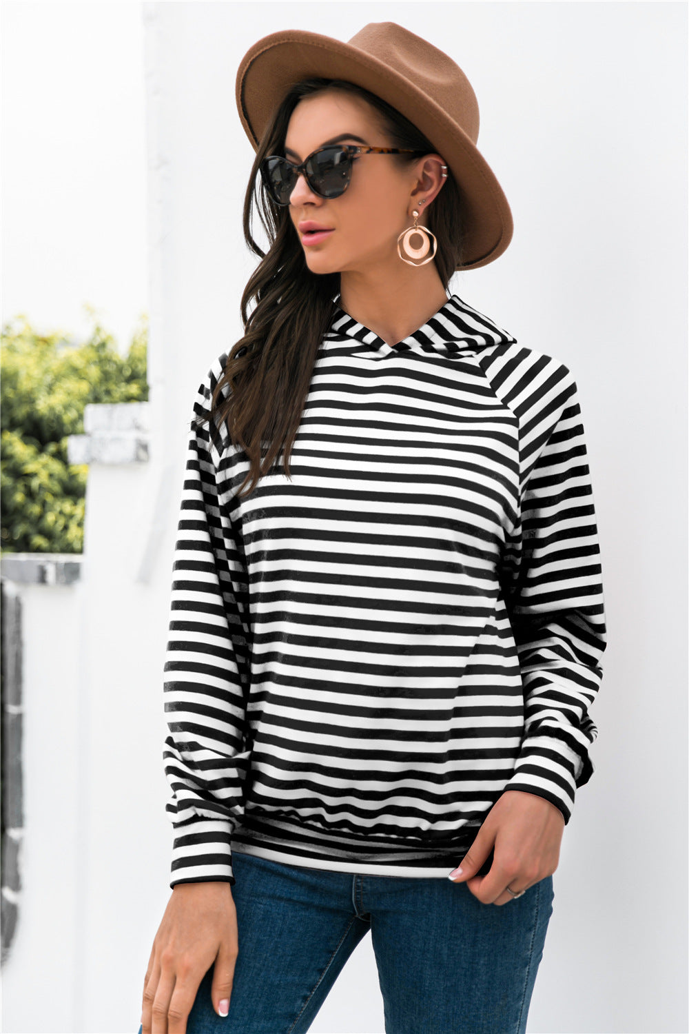 horizontal-stripe-raglan-sleeve-hoodie