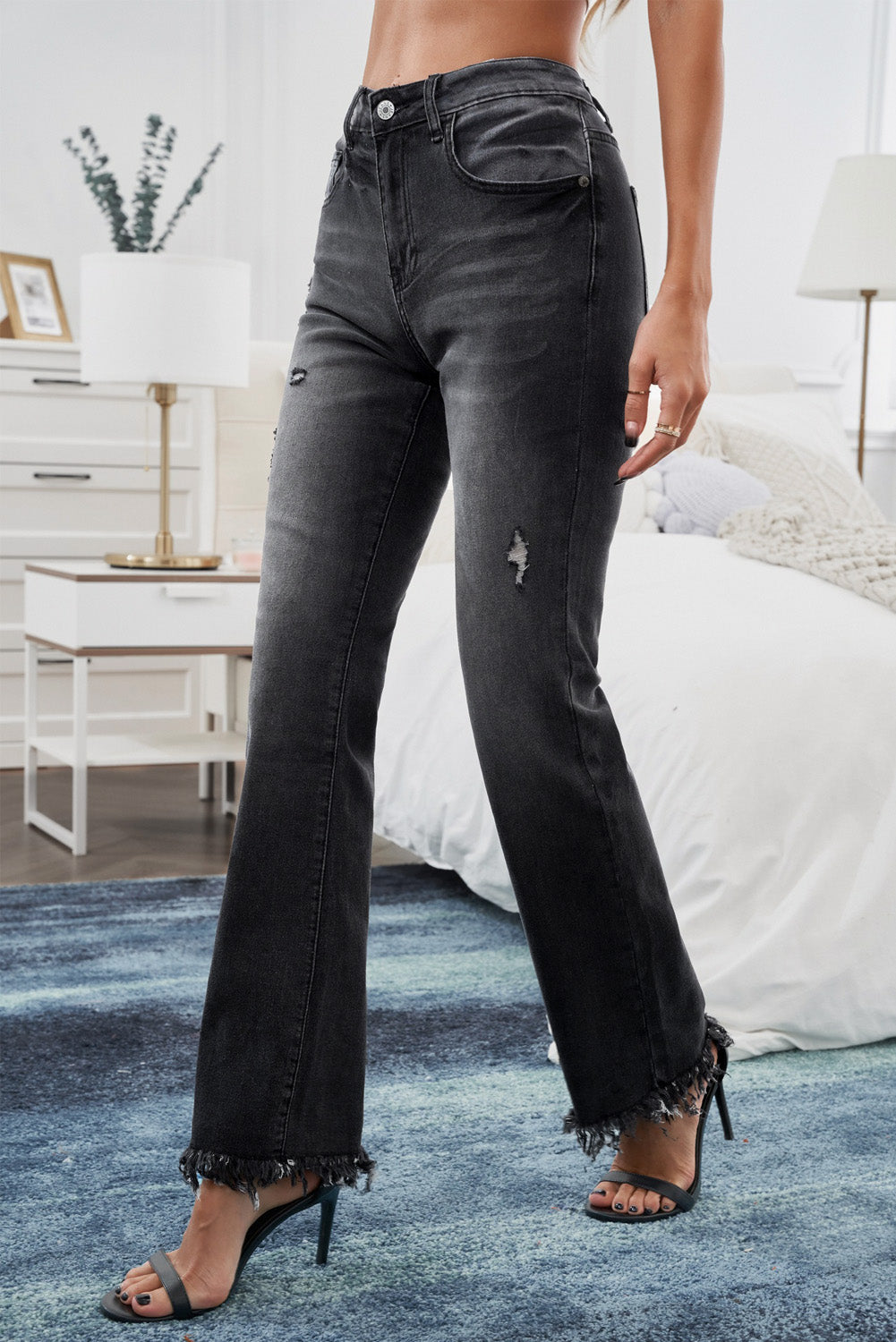 frayed-hem-flare-leg-jeans
