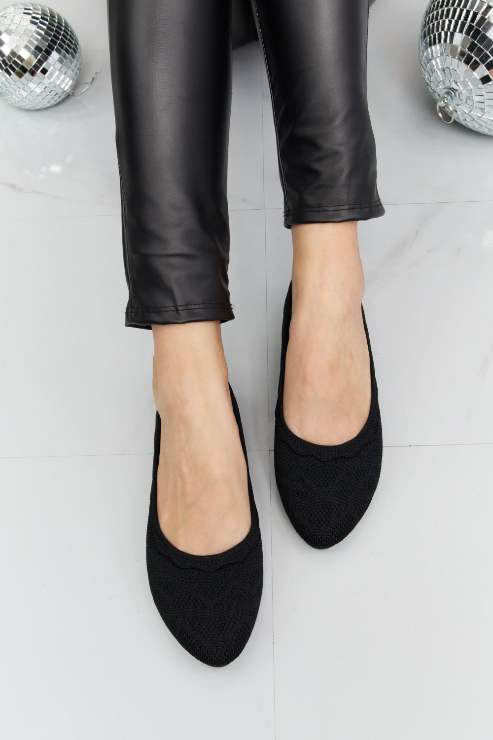 forever-link-scalloped-trim-flats