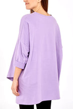 Load image into Gallery viewer, MADE IN ITALY: High Low Peace Sign Top - Lilac
