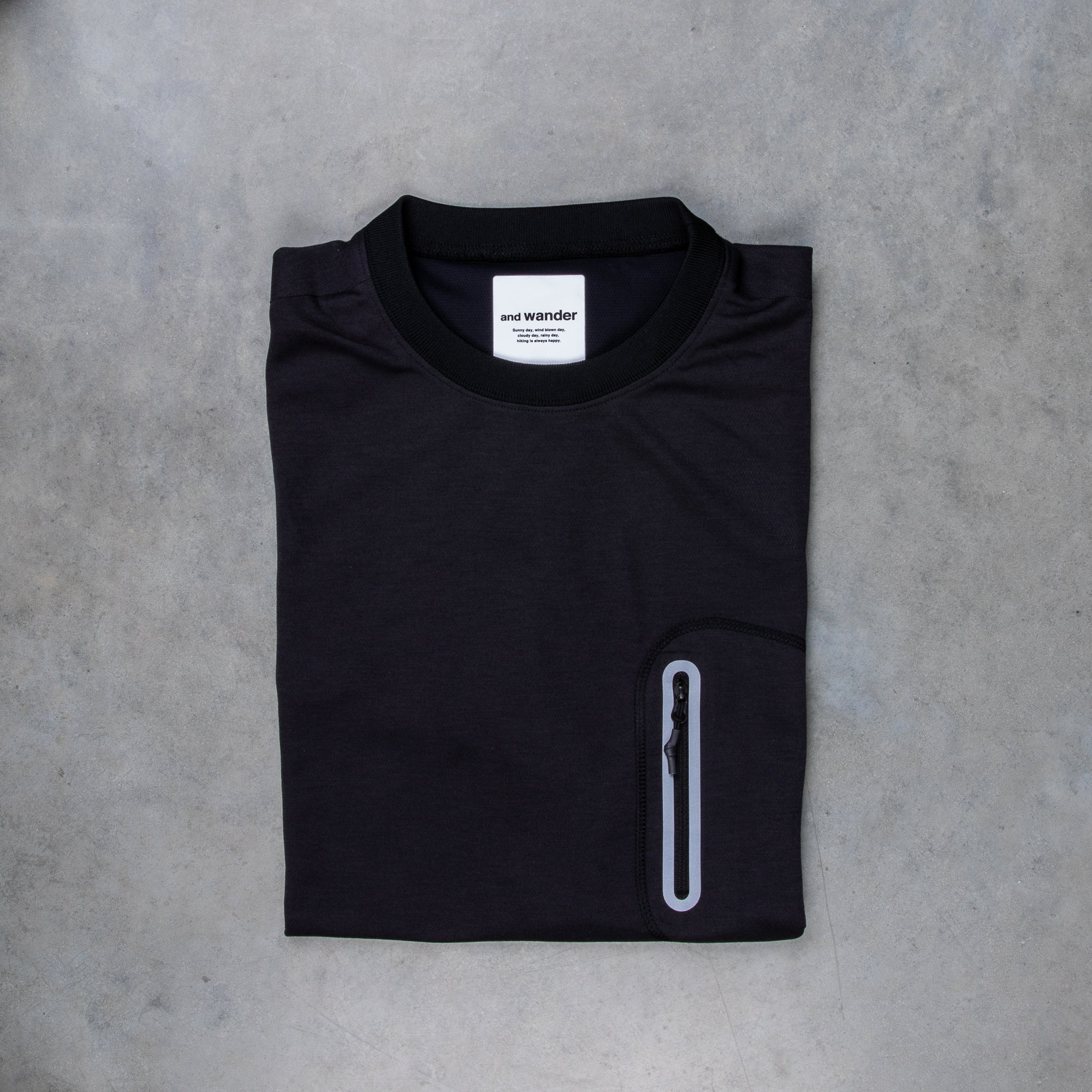 And Wander Seamless SS T Black