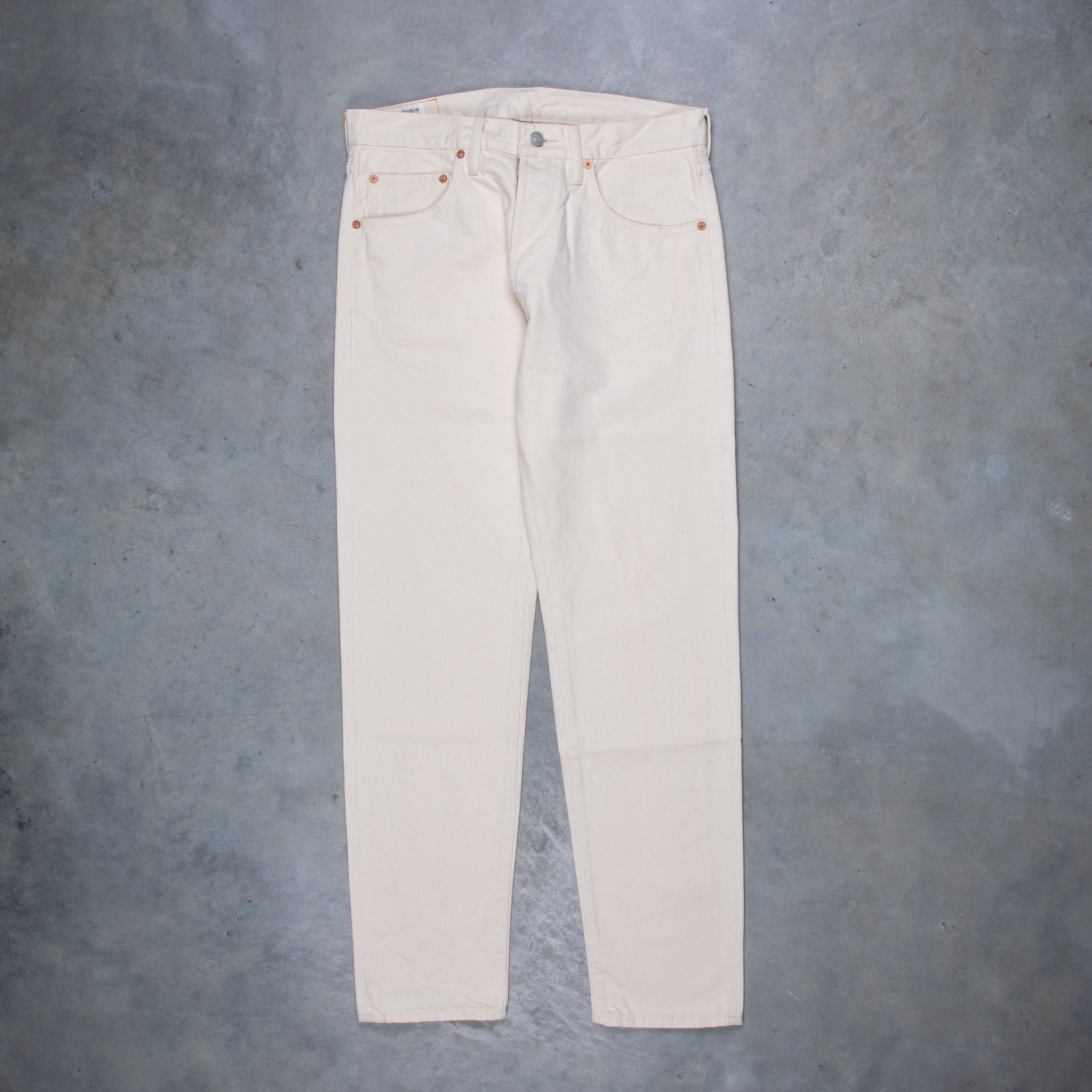 Studio d'Artisan Relax Tapered fit 13 Oz Ivory denim