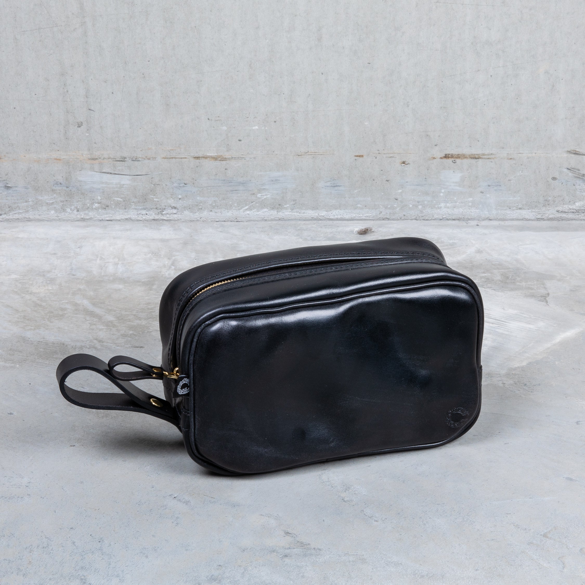 Croots Malton Bridle Leather Wash Bag Black