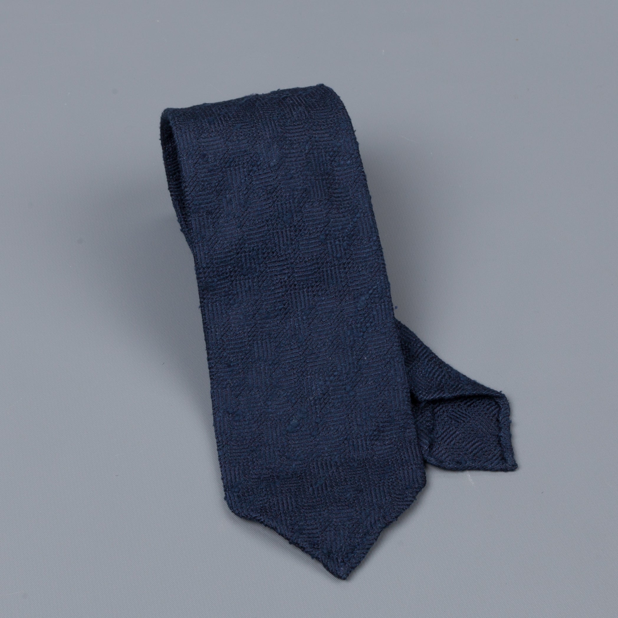 Drakes untipped basketweave tie in shantung silk Navy