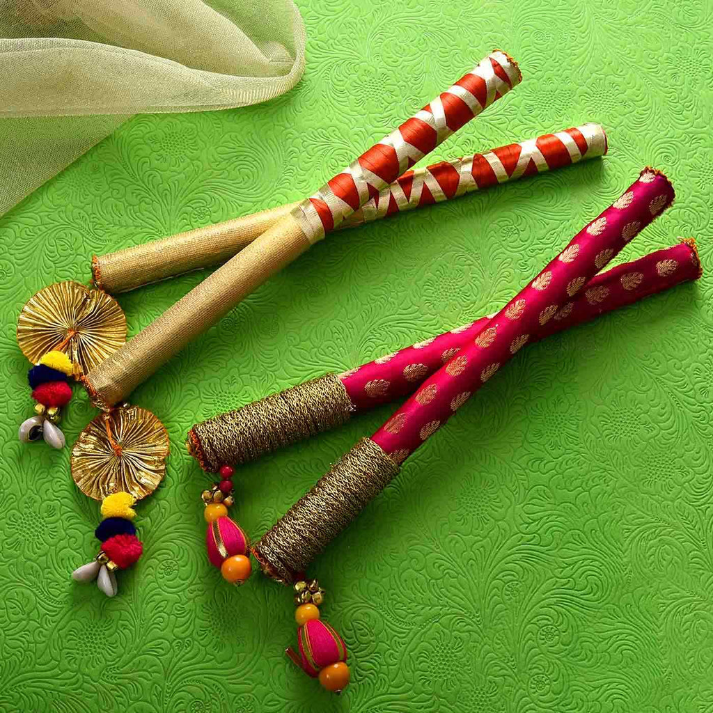 Beautiful 2 Pairs Of Dandiya Sticks TOKENZ   KCDPCRL010 1024x1024 