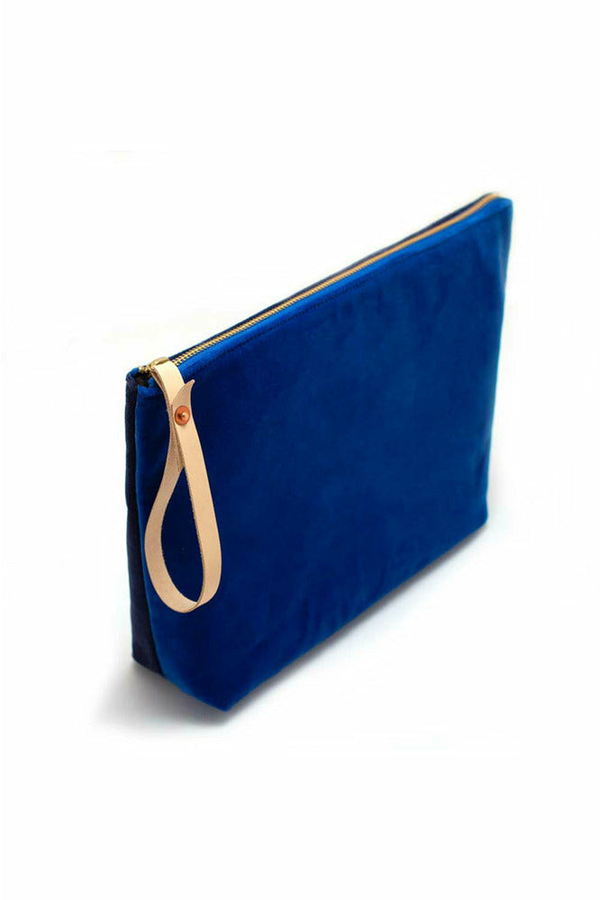 Go-To Velvet Clutch - Navy/Marine