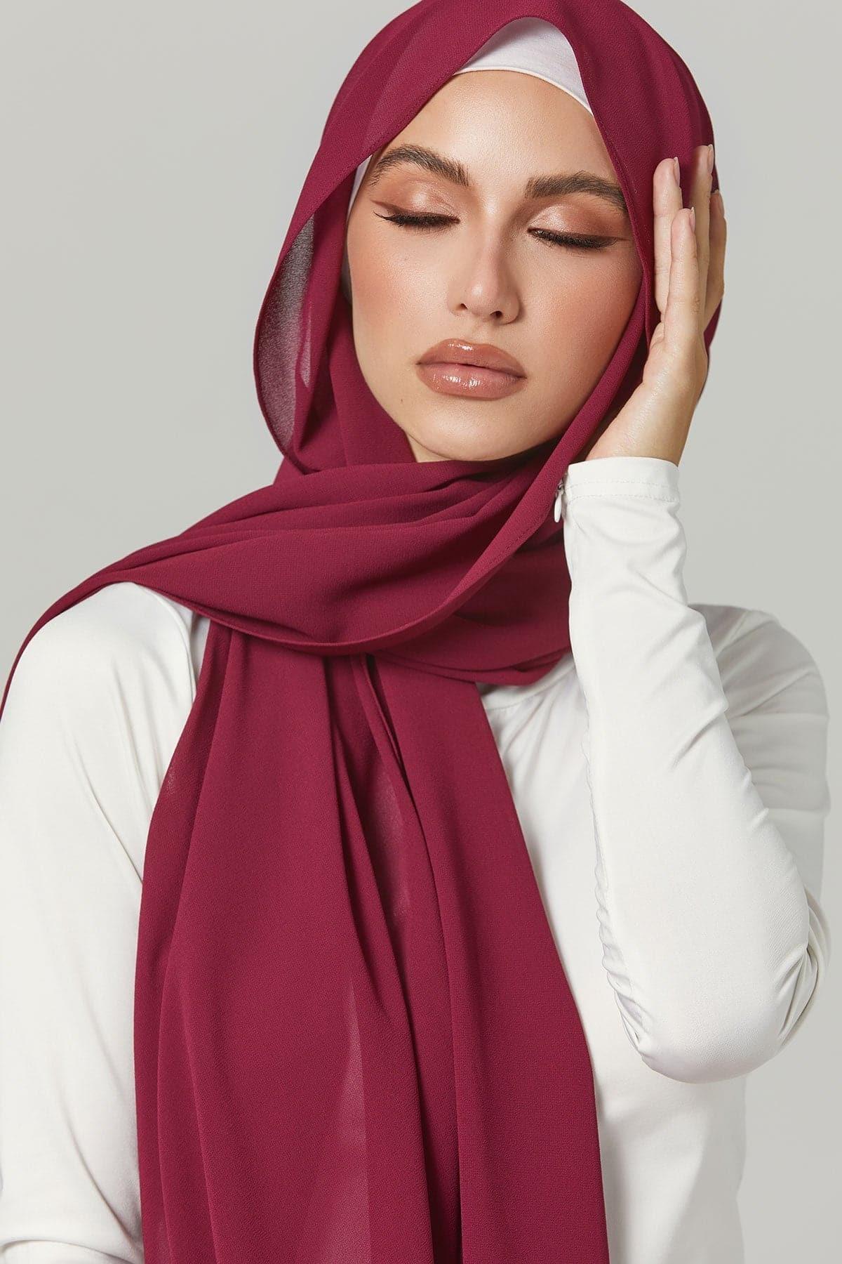 HH EXCLUSIVE // Sarah assembles the Hijab Stand. The new way to organi, any hijab collection