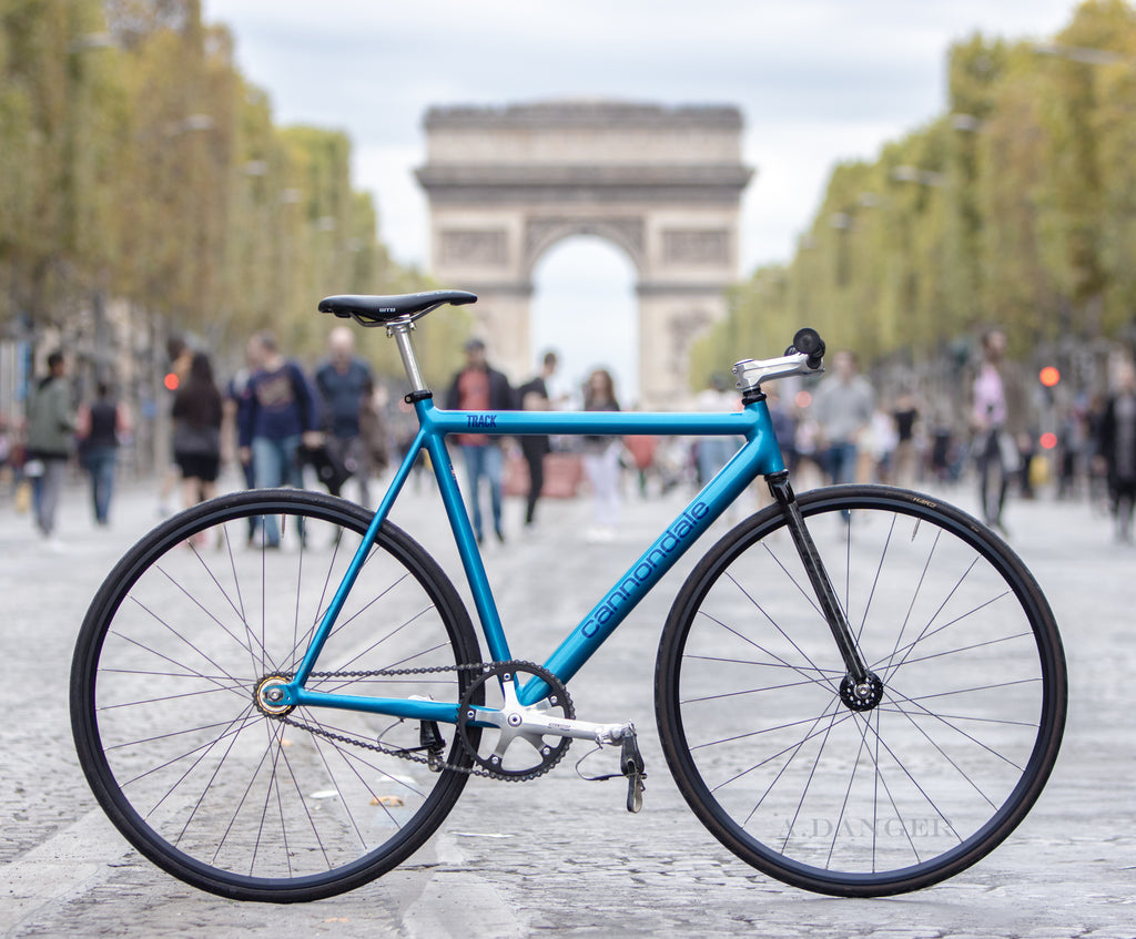Fixed gear champs-elysee