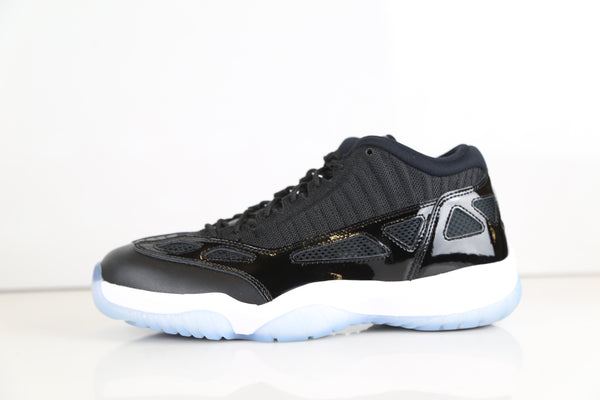 jordan retro 11 space jam low