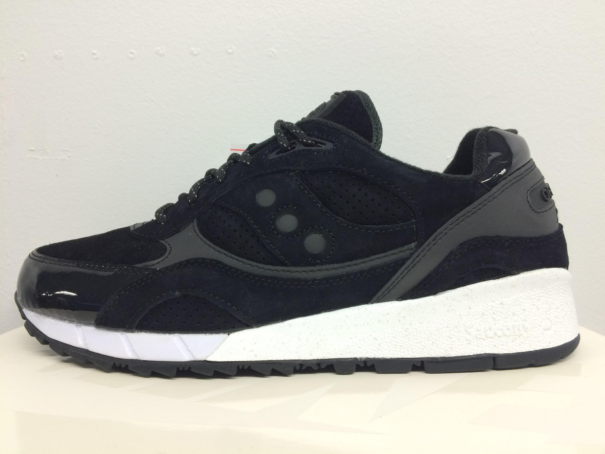 saucony shadow 6000 black