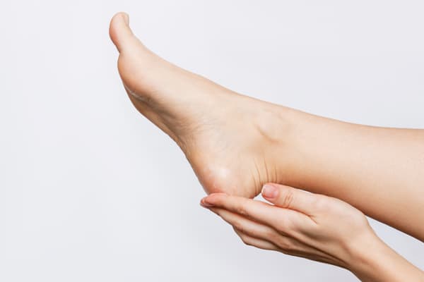 What Causes Cracked Heels | Body Care | NIVEA