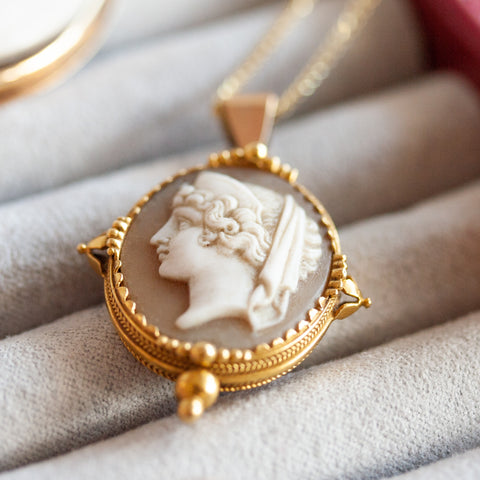 Antique 18 Carat Gold Shell Cameo Pendant Necklace £695