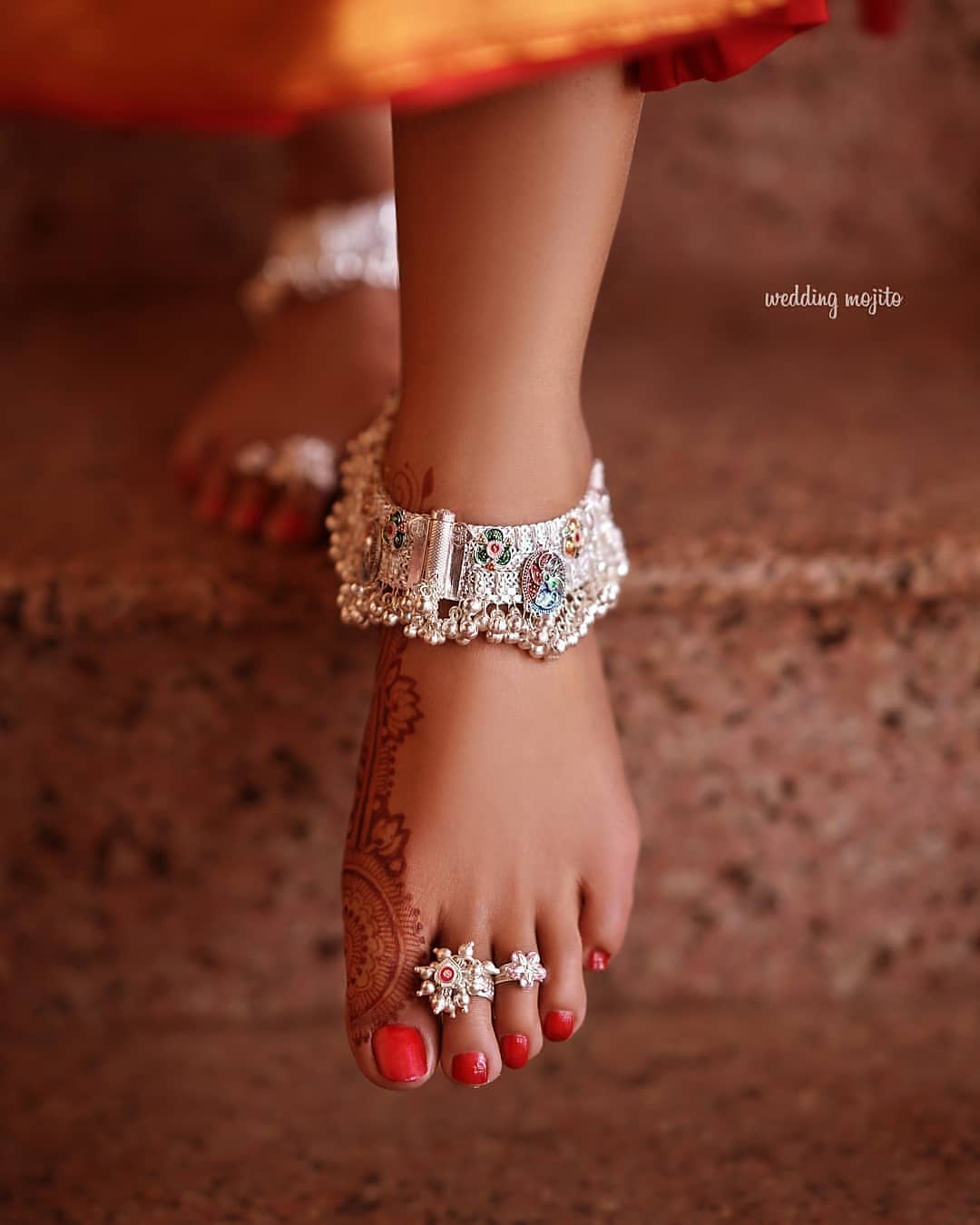 Women Toe Rings : महिलाएं क्यों पहनती हैं बिछिया? जानें इसका धार्मिक और  वैज्ञानिक महत्व | Women Toe Rings Why Women Wear Bichiya Know Its Religious  And Scientific Importance | TV9 Bharatvarsh
