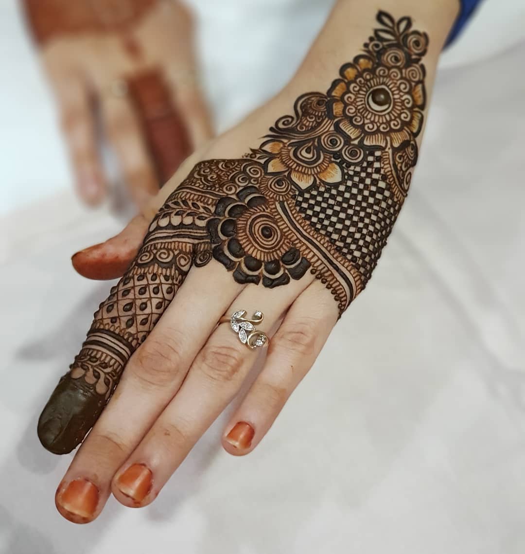 Top 100+ Simple Mehndi Designs - Easy-Peasy Yet Beautiful! - Wedbook