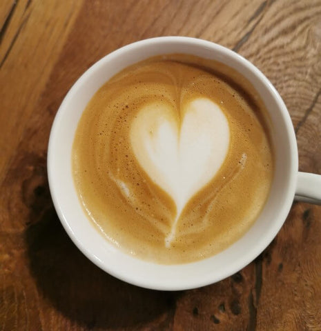 Latte Art Herz von bohnendealer.coffee