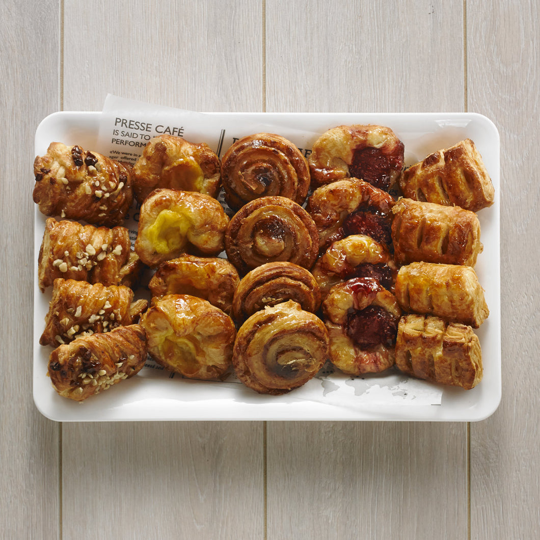 X04. Breakfast: Mini Pastry Platter