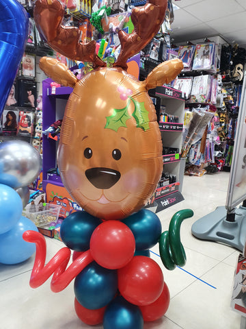 Reindeer Supershape balloon centrepiece