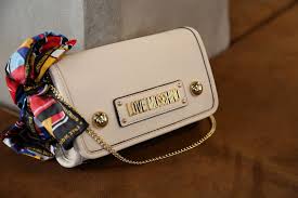 What is the Love Moschino Brand famous for? – LINVELLES