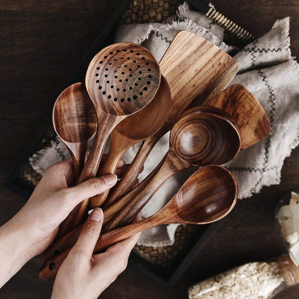 Traditional 7 Pieces Wooden Utensil Set 0