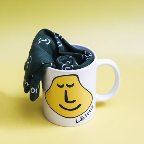 Smiley bamboo socks in a mug gift set by Leiho