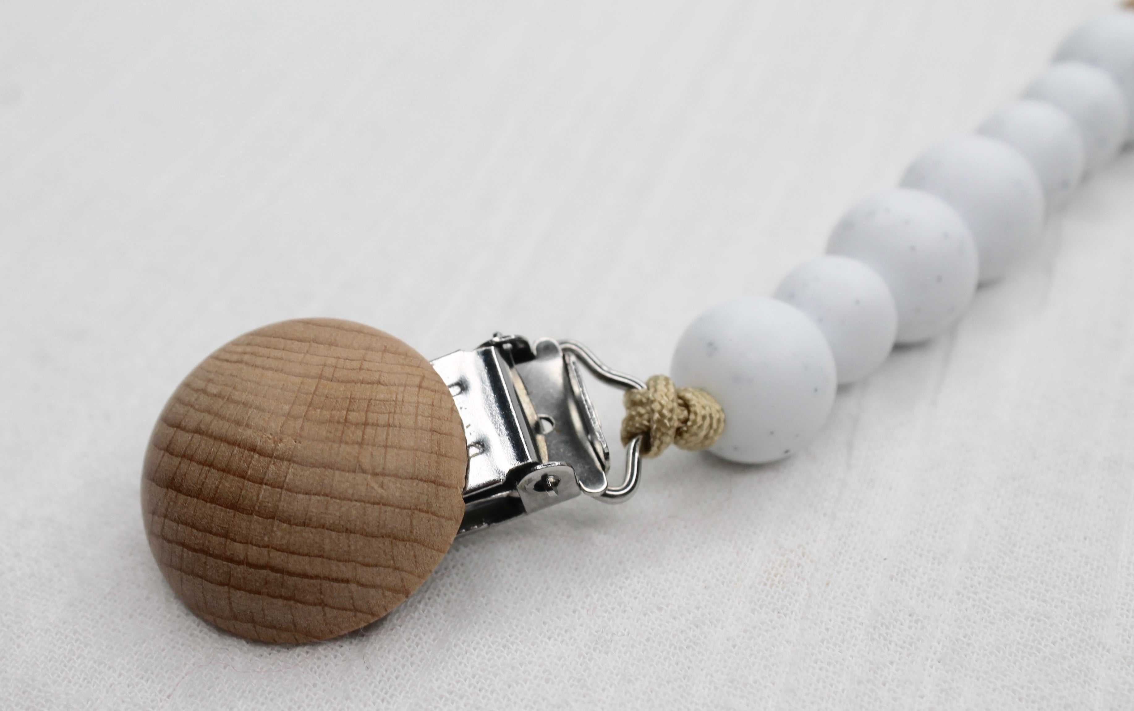 White Speckle Silicone & Beechwood Dummy Clip